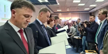 Šta se zapravo dešava u Tuzli i ima li mjesta sumnji za političku trgovinu: Dva zastupnika se predomislila preko vikenda?