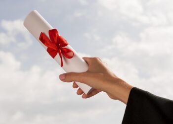 Profesori i rektori priznali prodaju lažnih diploma