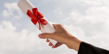 Profesori i rektori priznali prodaju lažnih diploma