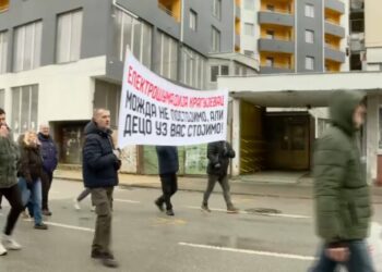 “Sretnimo se na Sretenje“: Kilometarske kolone na ulasku u Kragujevac