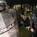 Napeto u Beogradu, policija čuva studente koji kampuju ispred Predsjedništva: Snažne poruke na protestu ispred RTS-a