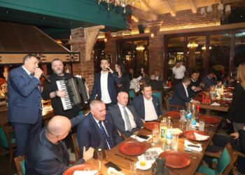 “Tajna večera Milorada Dodika, pjevao i gledao ko će mu prvi zabiti nož u leđa”