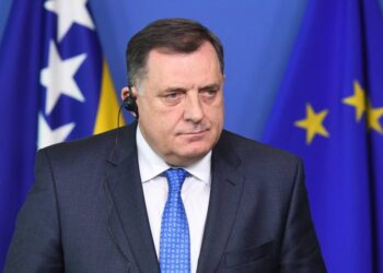Dodik nudi bolje plate za Srbe iz institucija BiH, ali ima li novca?