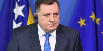 Dodik nudi bolje plate za Srbe iz institucija BiH, ali ima li novca?