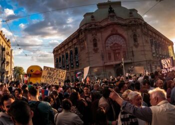 Studenti u blokadi i radnici ‘rame uz rame’ na protestu u Beogradu