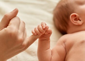 Svako treće i naredno dijete rođeno u Tuzlanskom kantonu dobit će 1.500 KM