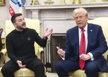 Trump pauzirao vojnu pomoć Ukrajini nakon žestokog sukoba sa Zelenskim, prenose američki mediji