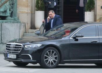 Dodik se vratio u BiH: “Stigao sam kući u selo svoje”