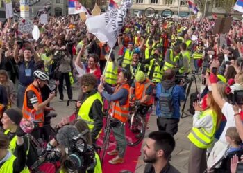 Studenti biciklisti stigli u Stuttgart, dočekali ih građani Ex-Yu