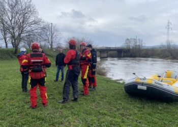 Nastavljena potraga za policajcem i civilom koji su nestali u Jali