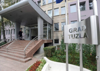 Grad Tuzla definitivno do daljnjeg uskraćuje svojim građanima pravo da biraju i budu birani u savjet mjesne zajednice. Razlog? – Nema para!