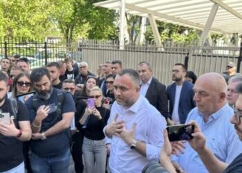 „Marš za anđele“: Porodice žrtava traže ostavke zbog tragedije u Kočanima/VIDEO