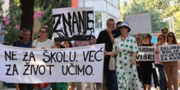 Zdravstveni radnici HNK na protestnoj šetnji: Traže veće plaće ili će u generalni štrajk