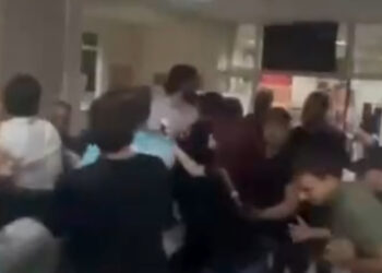 Policija s batinašima upala na univerzitet u Novom Pazaru rano jutros i nasilno izbacila studente