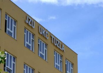 UKC Tuzla ima cijeli sektor za pravnu službu, a opet postupa nezakonito. Da li je u pitanju nestručnost ili namjera?