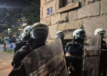 U „Ćacilendu“ predsjednik Srbije i Andrej Vučić, u Novom Sadu napadnuti građani