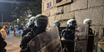 U „Ćacilendu“ predsjednik Srbije i Andrej Vučić, u Novom Sadu napadnuti građani