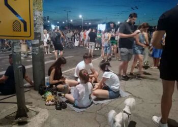 Novi Sad: Izbačeni studenti iz zgrade Filozofskoga fakulteta