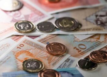 Znaju li bh. političari kako žive ”obični” građani?