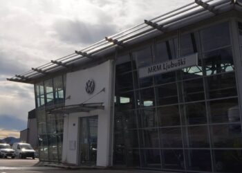 Savršen krug dilera državnih limuzina