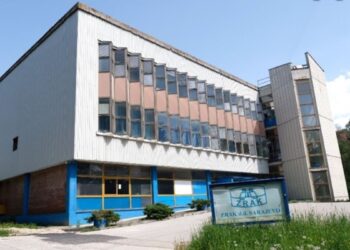 Ogorčeni radnici “Zraka” tvrde: Firma u nikad gorem stanju, a iz Vlade FBiH se hvale da je spašavaju