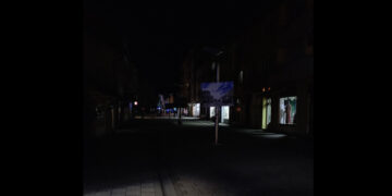 Grad u BiH potpunom mraku: Načelnik ne da pare za rasvjetu, na ulicama samo psi lutalice!