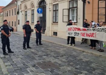 Protesti zbog sastanka sa izrealskim zvaničnikom: “Plenki, Plenki, gdje se kriješ, genocidnu ruku miješ”
