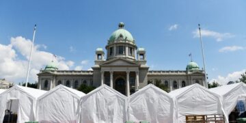 „Šta ako Vučić odluči da legalizuje najveće divlje naselje u Srbiji – Ćacilend?“