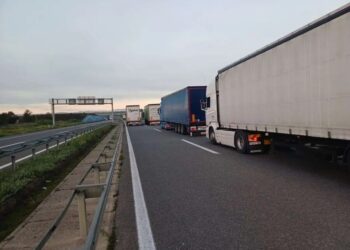 Na jedanaest graničnih prijelaza blokiran teretni terminal