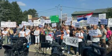 Protest u Sisku, građani traže hitnu reakciju države: „Zaustavite opasan otpad!“