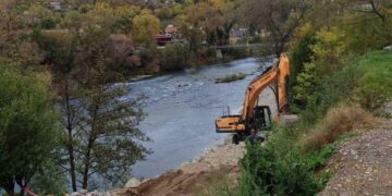 Nastavljeni nelegalni radovi u koritu Vrbasa ?!!!