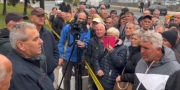 Radnici Krivaje pred Vladom FBiH: Traže 50 miliona KM dugovanja i penzije