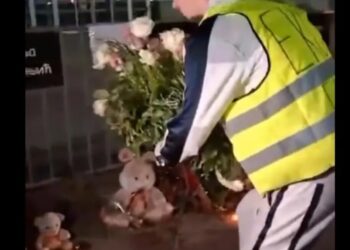 Studenti položili 16 vijenaca na željezničkoj stanici: Novi Sad u tišini dočekao 1. novembar