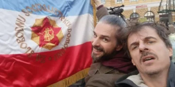 Policija kaznila muškarca koji je na skupu u Rijeci nosio jugoslavensku zastavu s natpisom “Za slobodnu socijalističku domovinu”