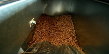 Još jedan udar na građane. Potražnja za peletom povećala cijenu na 690 KM po toni