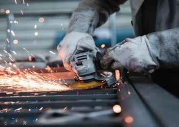 Zašto država okreće leđa vlastitoj industriji?