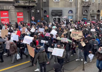 Nove poruke sa protesta: Okupljanje ispred Zemaljskog muzeja tačno u podne
