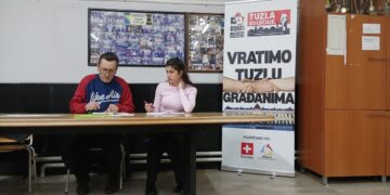 U Tuzli održan “Skup za pravo glasa i dostojanstvo građana”