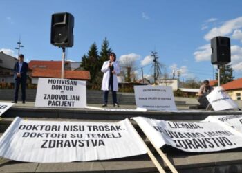 Bunt bijelih mantila: Ljekari Tuzlanskog kantona poslali posljednje upozorenje Vladi
