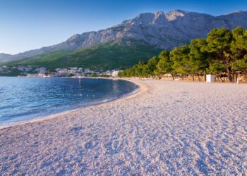 Jadran sve skuplji: Turizam cvjeta, ali građani strepe!