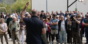 Održan protestni skup u Jezeru protiv prijetnje slivu rijeke Plive, s kojeg je institucijama vlasti poručeno: Pliva je za život a ne za profit! Nećete kopati!