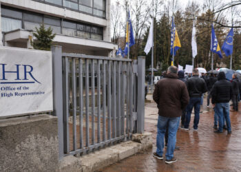 Politička kriza u BiH: Protesti i upozorenja o podjeli