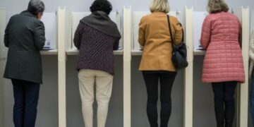 Koliko Bosnu i Hercegovinu košta estradizacija politike?