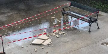 Sa zgrade Historijskog muzeja BiH otpale fasadne ploče, traži se hitna reakcija nadležnih