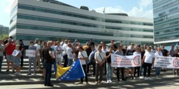 Počeo protest prevoznika u Sarajevu, gradom odjekuju sirene kamiona: “Ako ne bude rješenja, 14. septembra blokada granica prema EU”